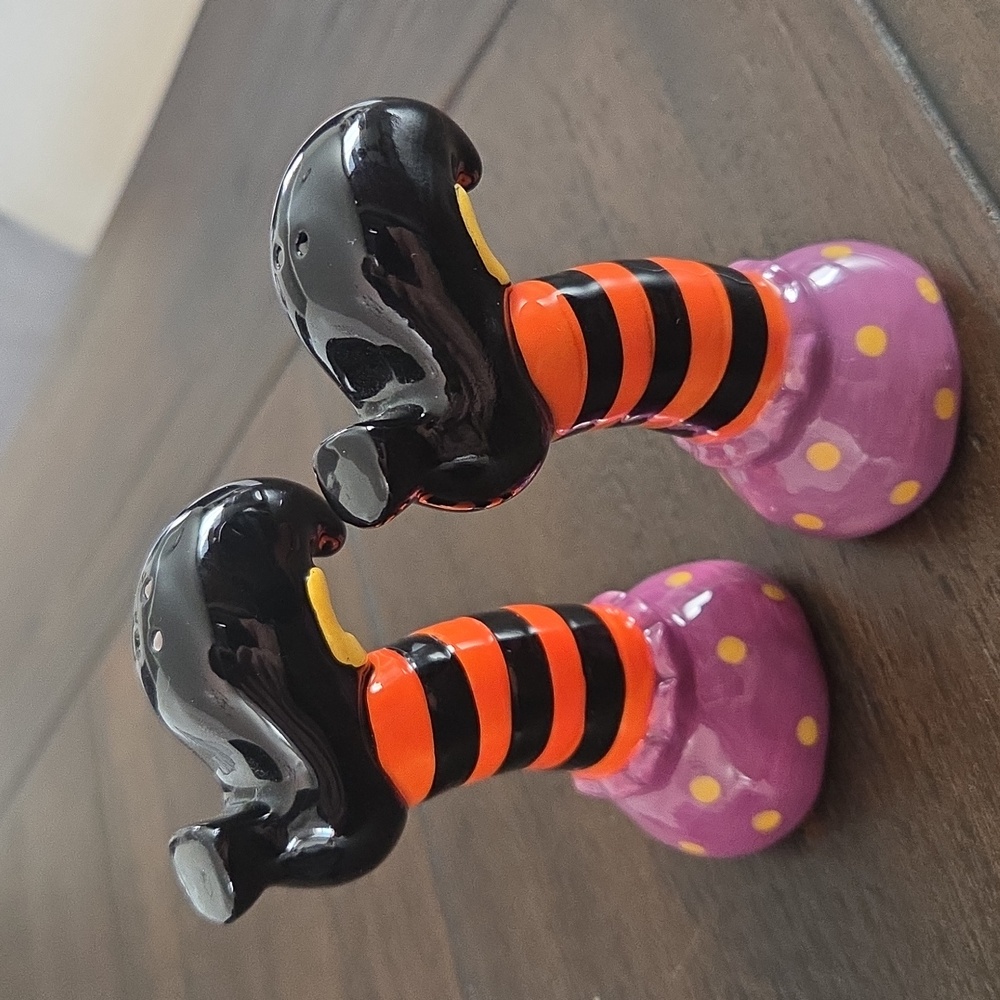 Witch Legs Salt and Pepper Shakers - Picture 3 of 4
